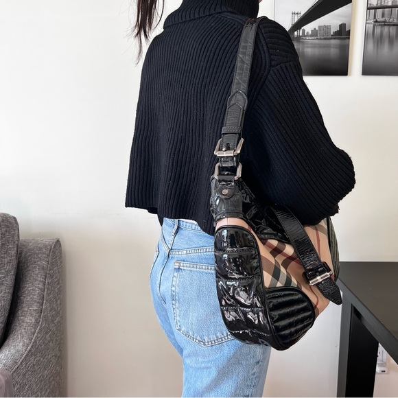 Authentic Vintage Burberry Large Canvas Shoulder Bag w Patent Leather - Picture 6 of 15